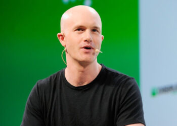 Coinbase CEO Criticizes Anti-Crypto Stance of American Politicians