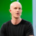 Coinbase CEO Criticizes Anti-Crypto Stance of American Politicians