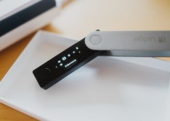 Ledger Contains Cybersecurity Threat to dApps