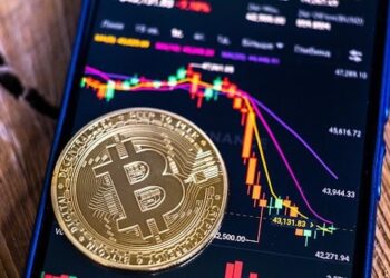 Analyst Predicts Bitcoin Rise Then Sharp Drop; The Graph and InQubeta See Surge in Investor Focus