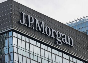 JPMorgan’s Sounds Alarm on MicroStrategy’s Bitcoin Buying Spree