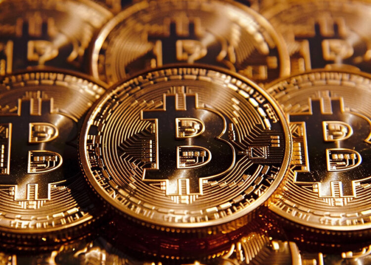 Bitcoin maintains gains despite bloodbath across crypto, equities after Minneapolis Fed comments