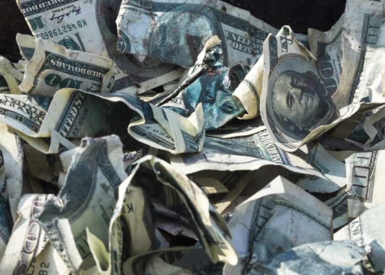 Former President Donald Trump’s Advisers Explore Penalties for Nations Ditching US Dollar