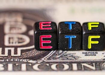 Bitcoin ETFs Bounce Back After $1 Billion Loss, This AI Altcoin Eyes Superior Gains Over Bitcoin
