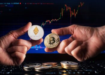 Analyst Forecasts Significant Correction for Bitcoin, Ethereum, AI Altcoin Gears Up to Steal Solana’s Spotlight