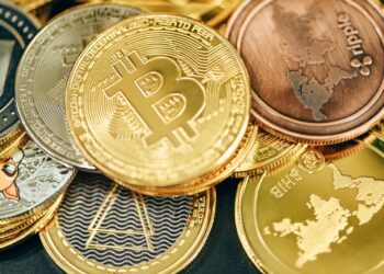 Reusable Payment Codes for Bitcoin Transactions