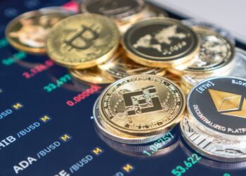 Crypto Market Slump: Key Currencies Drop Amid Rising Trade Activity