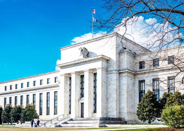 Peter Schiff Urges the Fed to Raise Rates and Let Markets Crash