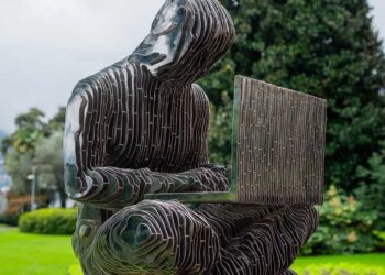 Tether Unveils Satoshi Nakamoto Statue at Plan ₿ Forum in Swiss City Lugano