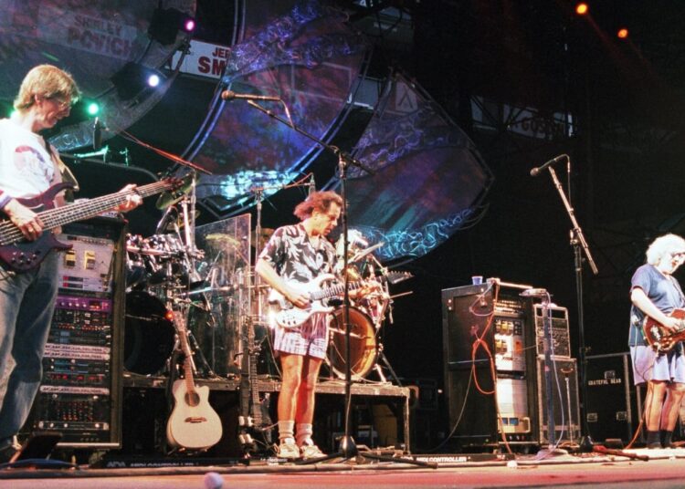 How the Grateful Dead Presaged Today’s Decentralized Technologies and Encouraged P2P Networking