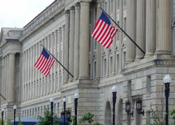Trump Picks Crypto Advocate to Lead Commerce, Reshape US Financial Systems
