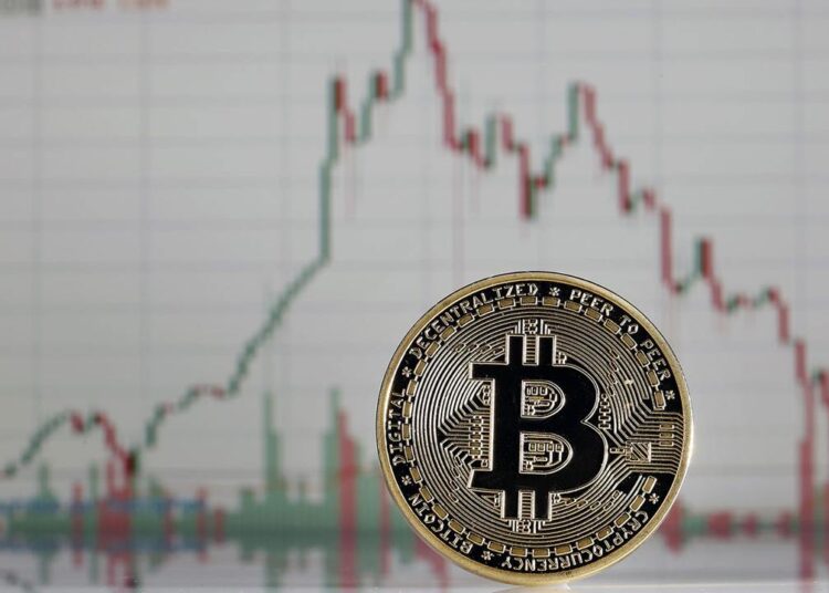 Bitcoin Nosedives to $92K as $551M Vanishes in Liquidations