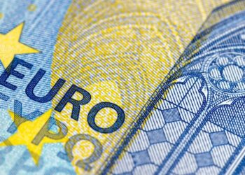 Euro Usage Tanks, Leading Decline Among Currencies on SWIFT Over the Last 10 Years