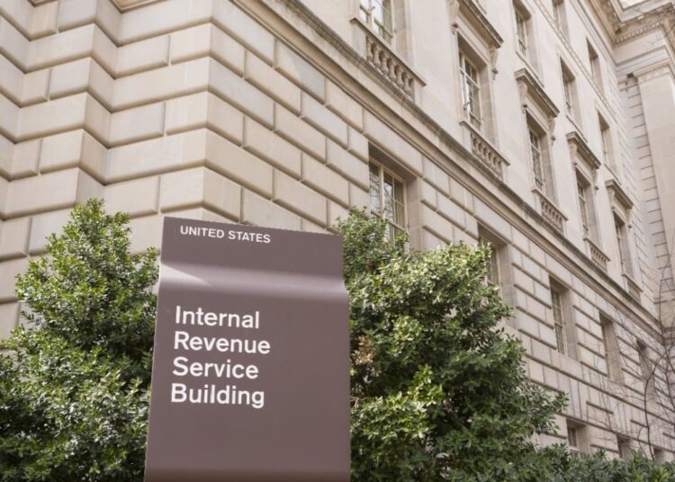 Crypto Industry Strikes Back: Lawsuit Challenges ‘Unconstitutional’ IRS Regulations