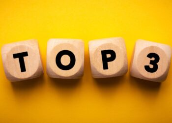 Top 3 DeFi Projects Merging Decentralization and Tradition