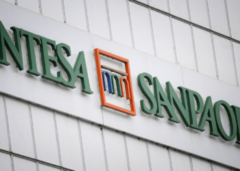 Intesa Sanpaolo: Italy’s Largest Bank Makes History With Bitcoin Settlement