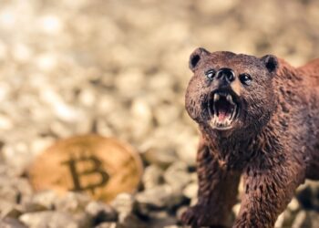 Glassnode: Crypto Market Shifting to Selling Phase as Big Whales Dump Bitcoin