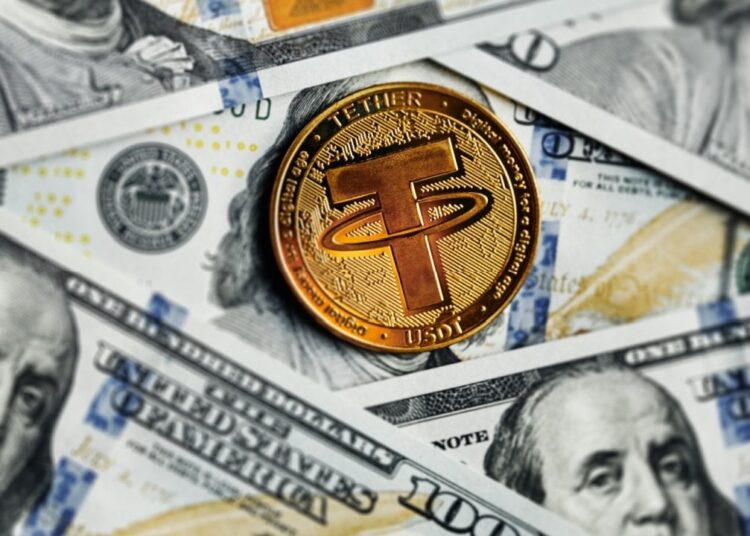 VC Chamath Palihapitiya Predicts Stablecoin Adoption Will Challenge Visa’s and Mastercard’s Duopoly in 2025