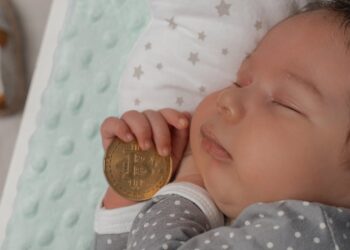 Dormant BTC Awakens: Over 750 Sleeping Bitcoin Enter Circulation as Prices Consolidate