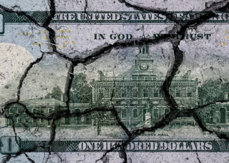 Robert Kiyosaki Sees Bitcoin Crash as a Gift—Says US Is Bankrupt, Dollar Dying