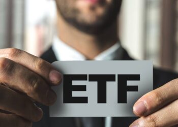 Crypto ETFs Remain Under Pressure With $371 Million in Outflows for Bitcoin and $22 Million for Ether