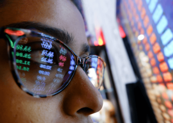 Bitcoin Tumbles Below $83K as Crypto Market Sheds $1 Billion in Liquidations