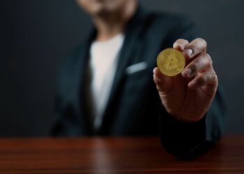 Bitcoin Trades Mostly Sideways Even as US Hiring Surged in March