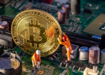 Public Bitcoin Miners Sell 40% of Mined BTC Amid Rising Cost Pressures