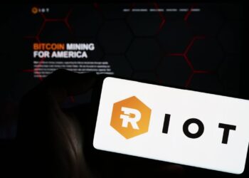 Coinbase Provides $100 Million Credit Facility to Bitcoin Mining Company Riot Platforms