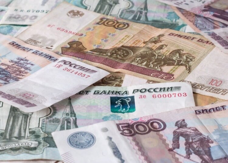 A Blow to the Dollar: Russia Reaches Historic Milestone by Paying for Over Half of Its Imports in Rubles