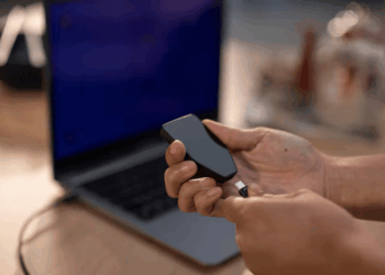 Trezor Integrates 1inch Fusion for Gasless Crypto Swaps