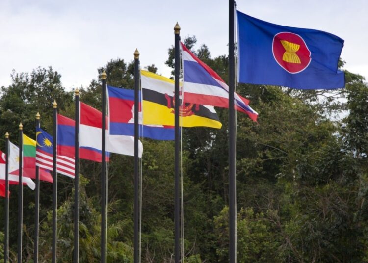 ASEAN, China, Japan, and South Korea Stand Against Trump’s Protectionism