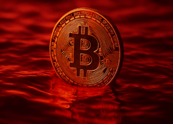 Bitcoin Slips Below $101K as $700M in Liquidations Rock Crypto Market