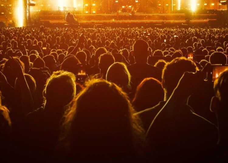 Bitcoin Languishes Below $105K Despite Record-Breaking Conference Attendance