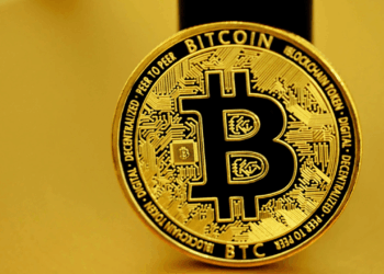 Bitcoin Price Watch: Breakout or Breakdown? BTC Hovers in Critical Zone