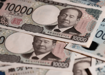 The World’s Most Dangerous Bond? Analyst Sounds the Alarm on Japan’s 40-Year JGB Market