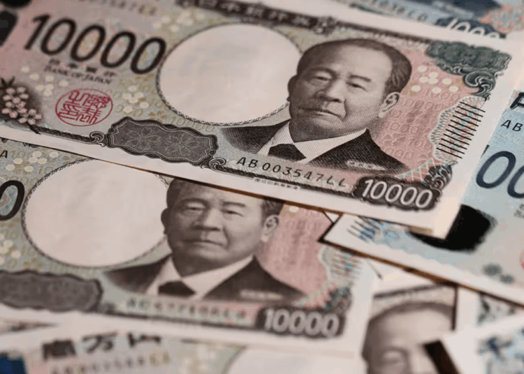 The World’s Most Dangerous Bond? Analyst Sounds the Alarm on Japan’s 40-Year JGB Market