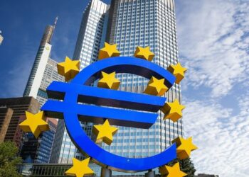 ECB President Christine Lagarde Warns Stablecoin Adoption Might Lead to ‘Privatization of Money’