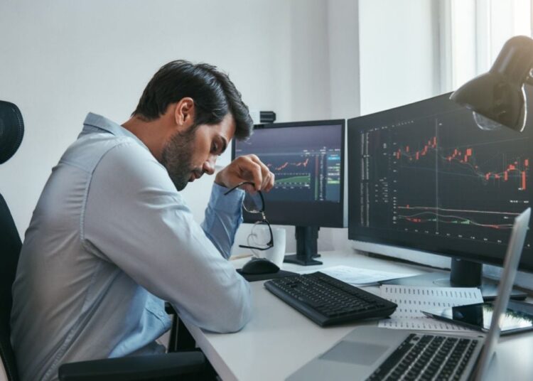 Digital Asset Rout: BTC, ETH, and XRP Lead $300B Crypto Sell-Off