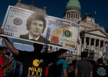 Milei Introduces Bill to Halt Money Issuance in Congress