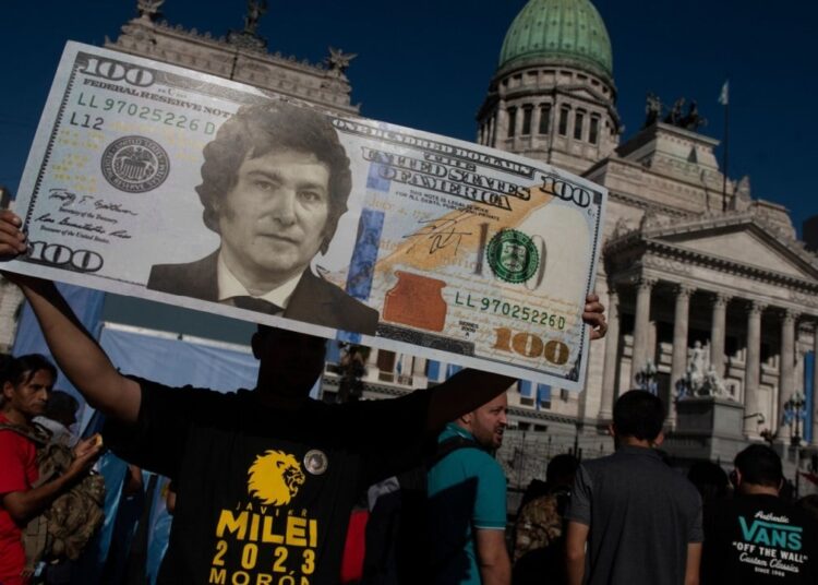 Milei Introduces Bill to Halt Money Issuance in Congress