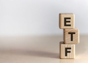 Crypto ETF Boom: 155 Filings Across 35 Assets, Analyst Backs Index Funds