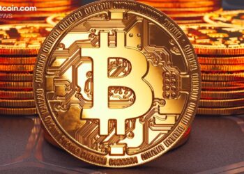 Robert Kiyosaki Warns America Is Losing Freedom, Democracy, Capitalism—Says Bitcoin Offers Protection