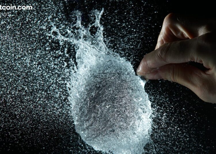 Robert Kiyosaki Sees 30-Year Bubble Bursting as His Bitcoin Conviction Holds Firm