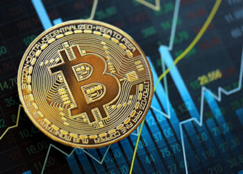 Bitcoin Price Holds $77K: Funds Are Buying, the Crowd Is Not